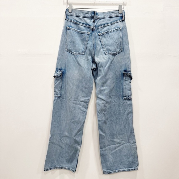 Old Navy Extra High Waisted Sky Hi Wide Leg Cargo Jeans Light Wash Size 2 ‘24 - Picture 2 of 9